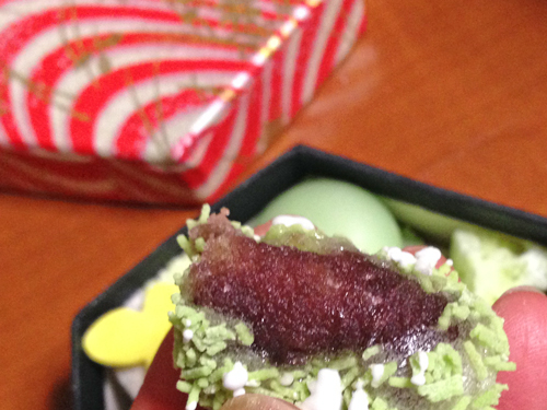 カメレオンはなぜ色が変わるのですか?